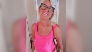 Меня трахнул фанат в Клермон-Ферране, и мы получили много веселого ;) порно